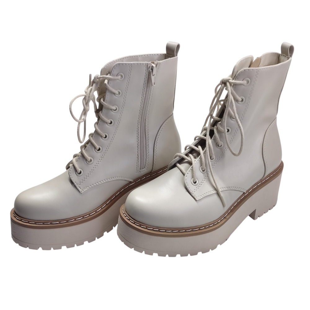 Soda Off White Pu Lace Up Chunky Lug Sole Round Toe Wide Combat Ankle Boot NWOT - Picture 2 of 13